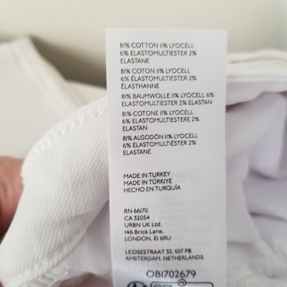 NWT Pilcro Anthropologie The Yaya Mid-Rise Crop Flare Jeans White Size 27 - Picture 4 of 16